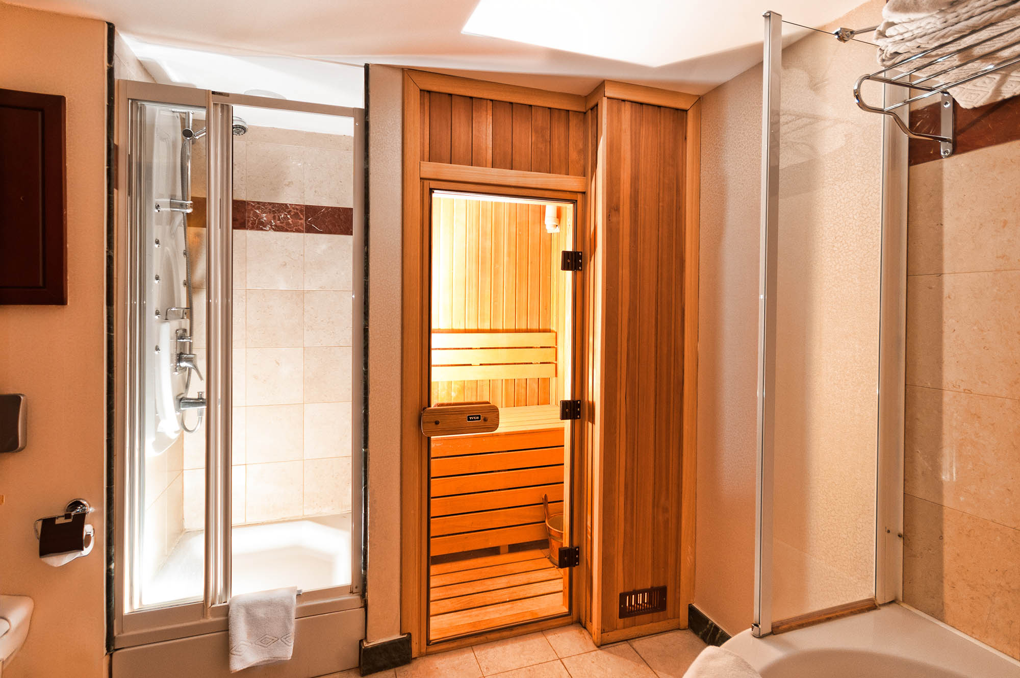 23.b. Gordion hotel king suite sauna (1) kopya